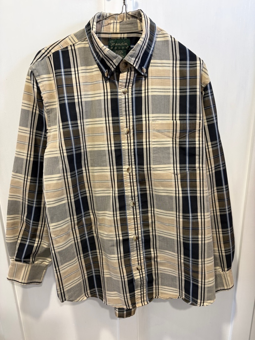Men's Long-Sleeve Plaid Button-Down Shirt in Beige & Black
